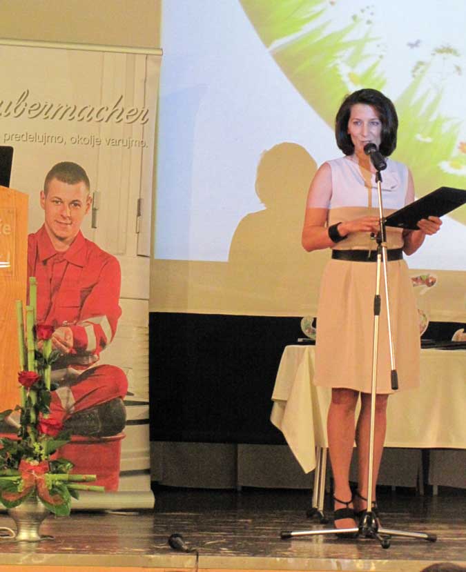 Podelitev-je-povezovala-Betka-Šuhel-Mikolič